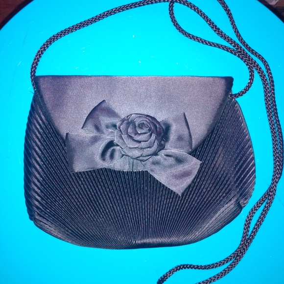 Satin Flower Crossbody Purse🌹 - Picture 5 of 5